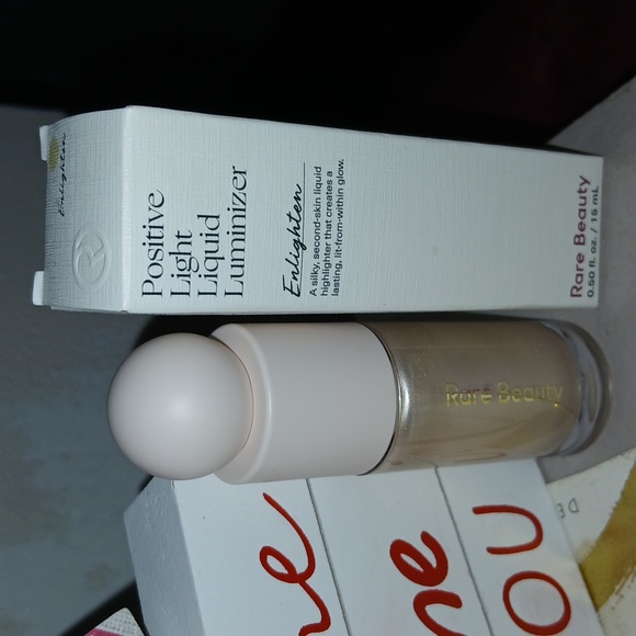 3/$30 NIB Rare Beauty Positive Light Liquid Luminizer - Enlighten - Picture 2 of 5